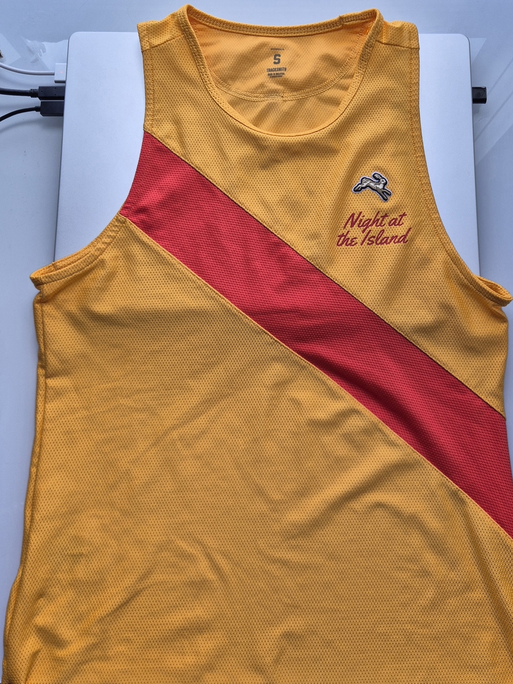 Tracksmith Van Cortland Signlet